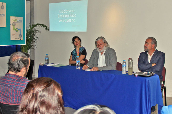 Georgina Sotelo, Roberto Peredo y Eduardo Azouri en la presentación