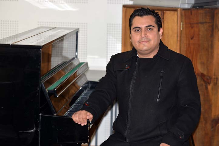 Josafat García Melo, director de la Camerata Coral