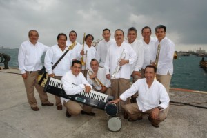 Orquesta de Música Tradicional Moscovita en el Muelle de Faros de Veracruz